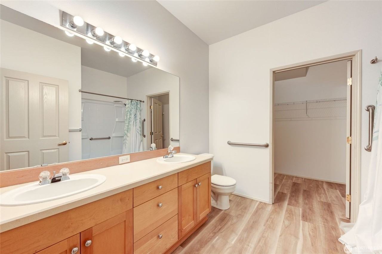 4439 248th Ln Se #4439 - Photo 4 of 29