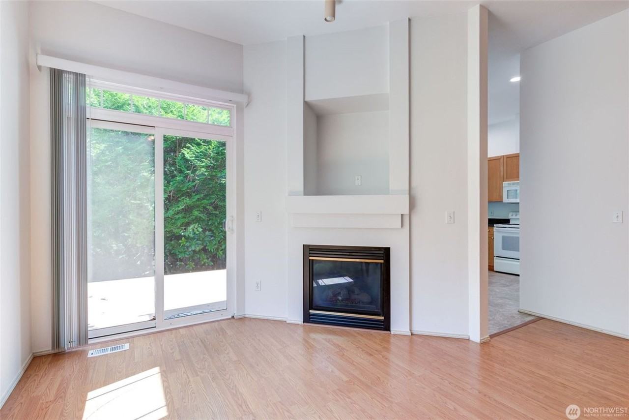 4439 248th Ln Se #4439 - Photo 5 of 29