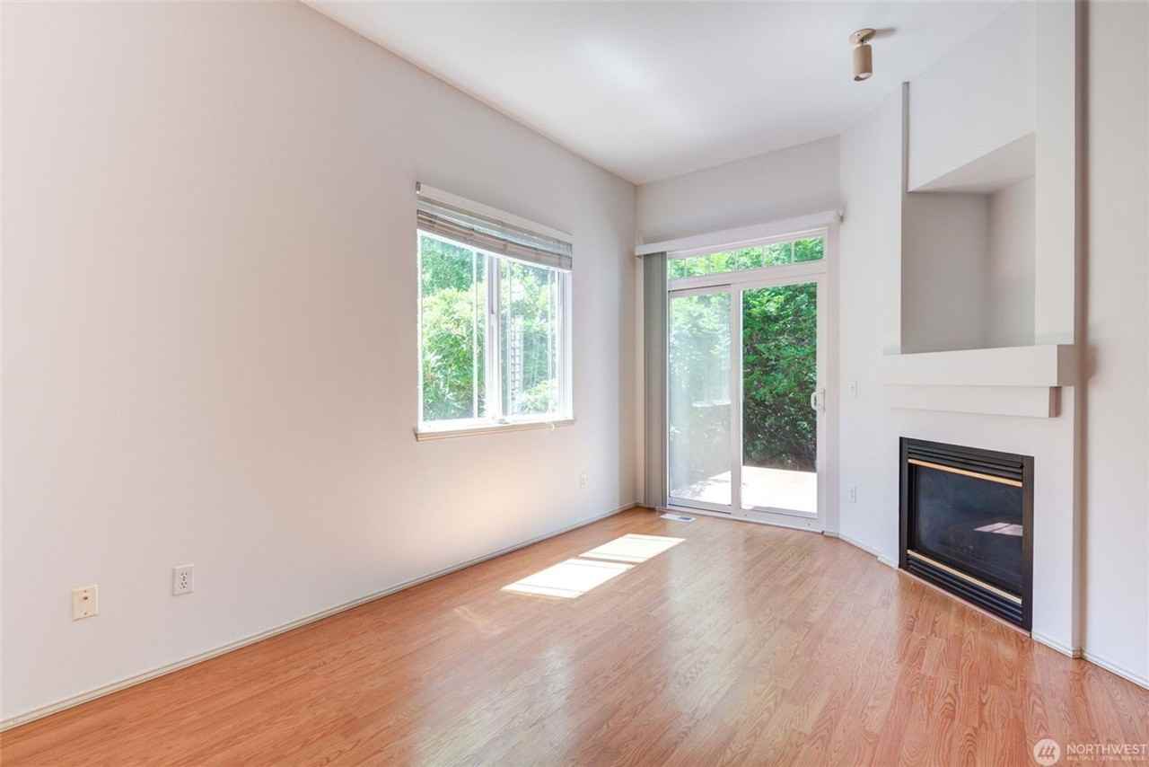 4439 248th Ln Se #4439 - Photo 6 of 29