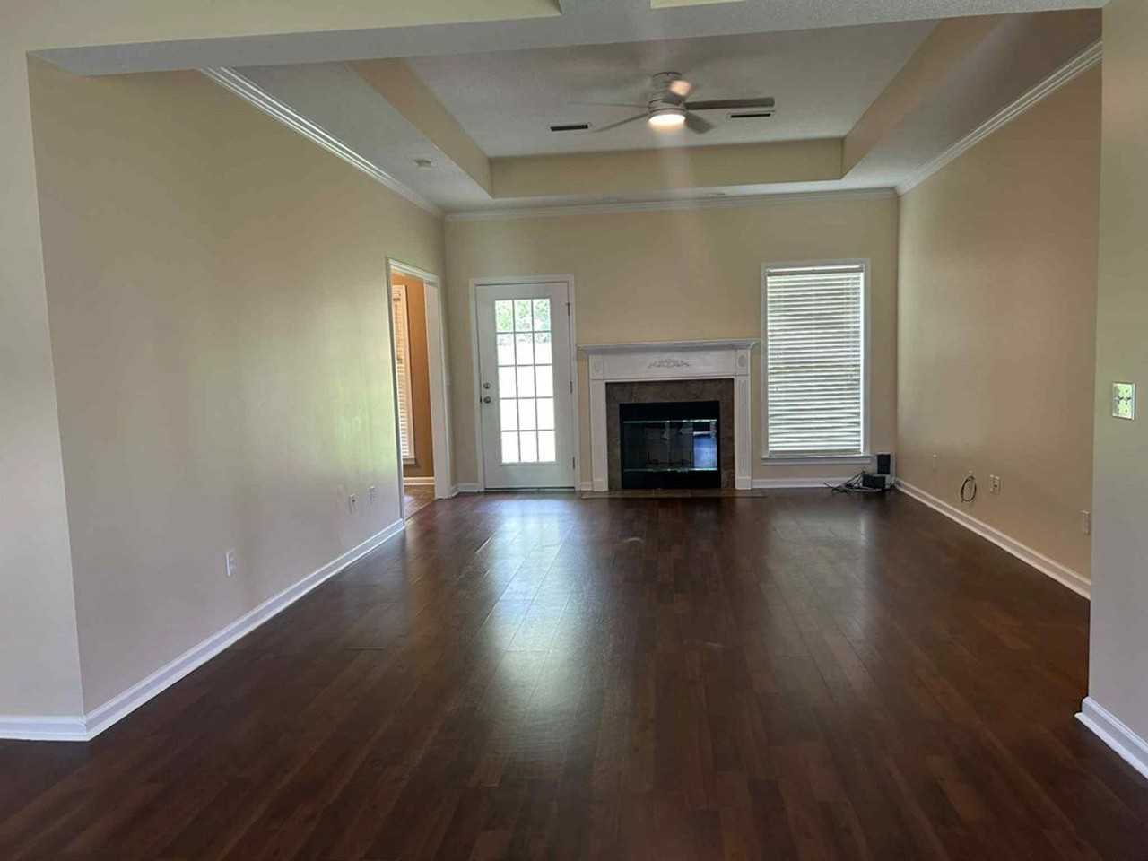 47 Miller St - Photo 3 of 14