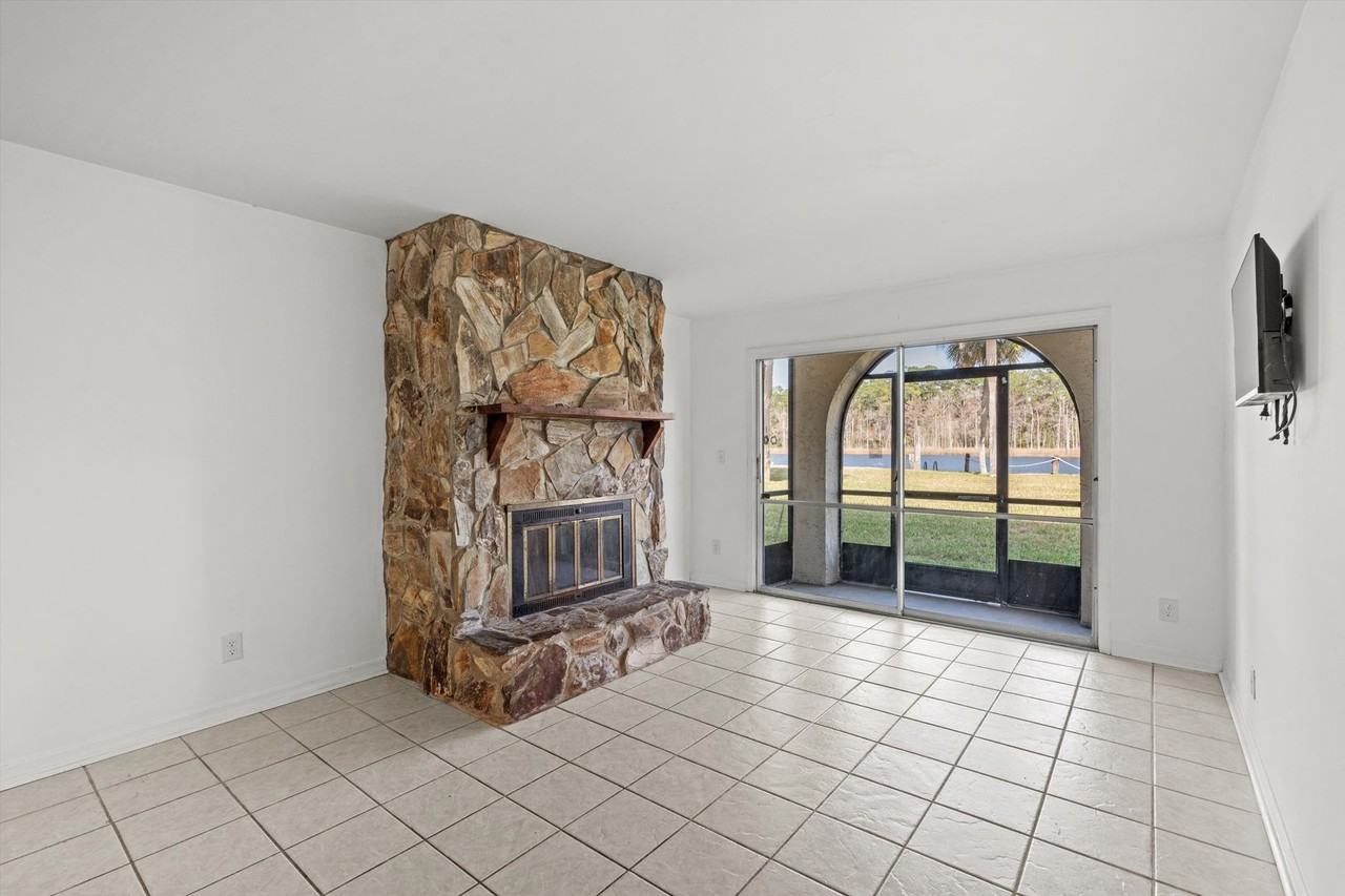 1530 El Prado Rd #2 - Photo 5 of 25