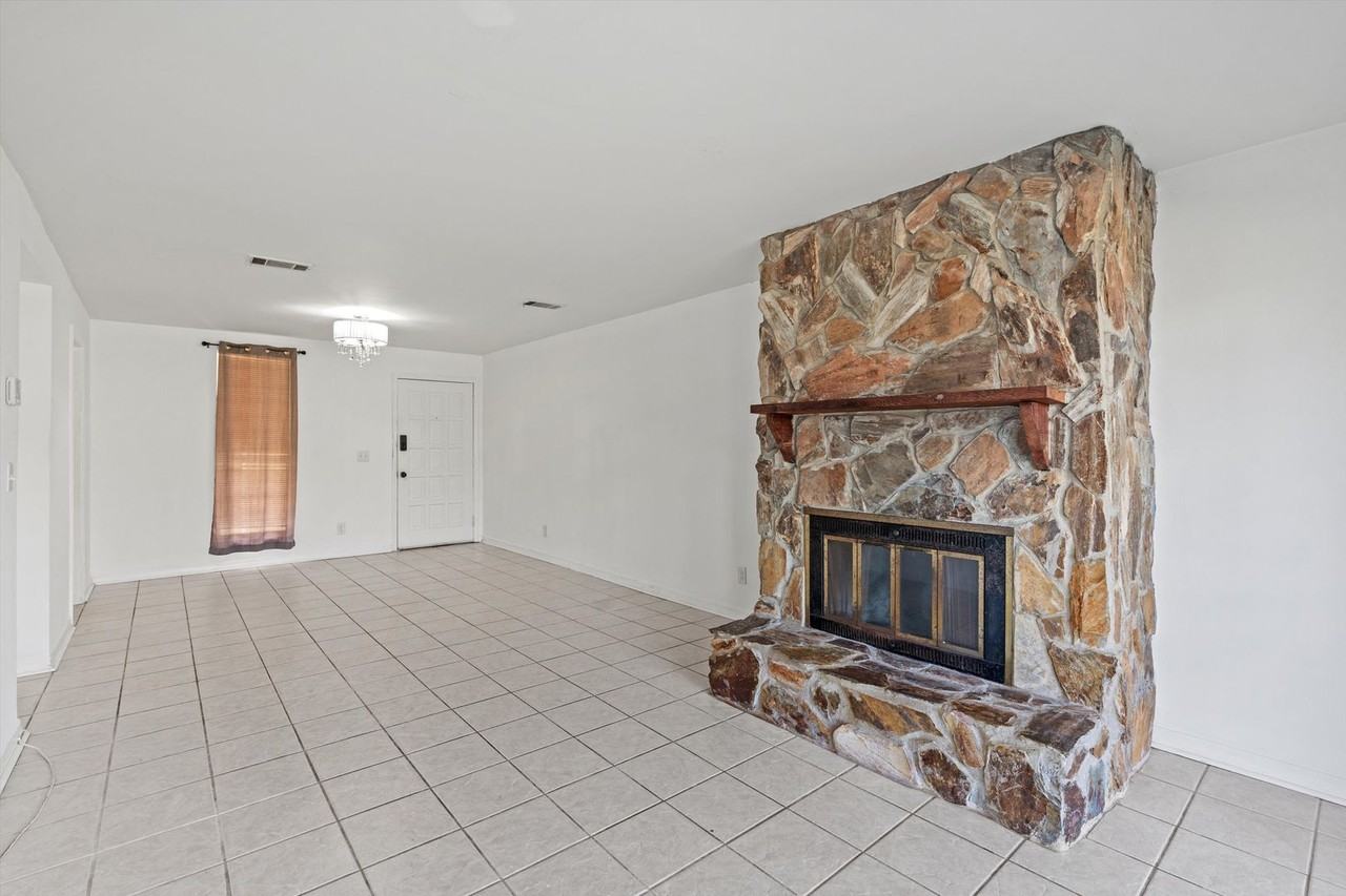 1530 El Prado Rd #2 - Photo 6 of 25