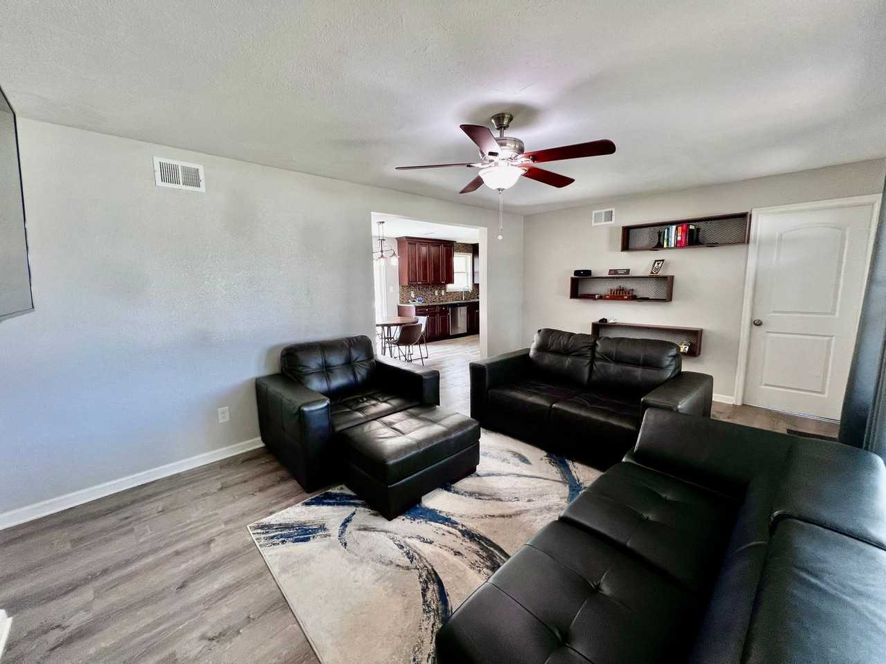 8501 Benjamin Ave - Photo 2 of 27