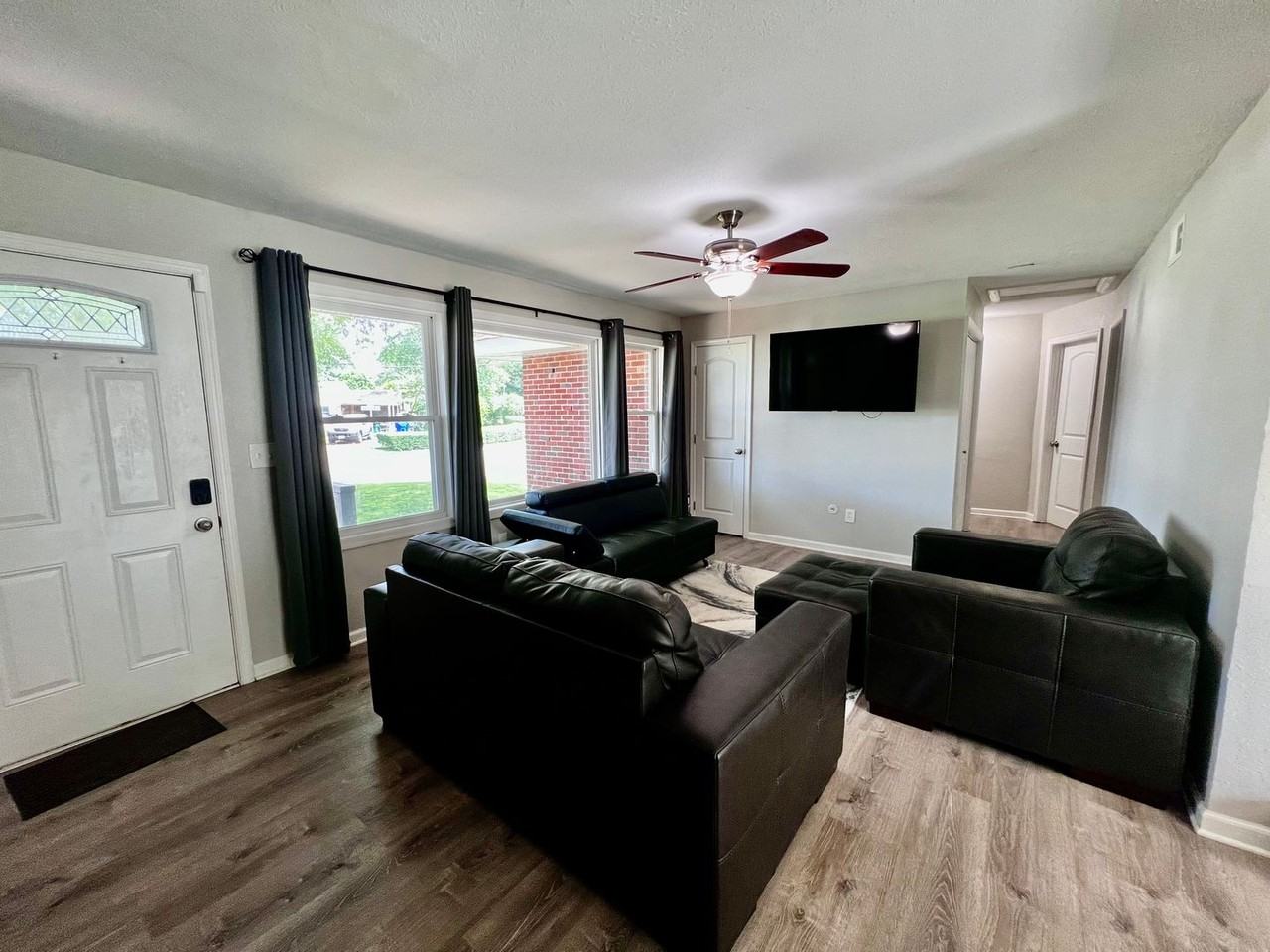 8501 Benjamin Ave - Photo 3 of 27