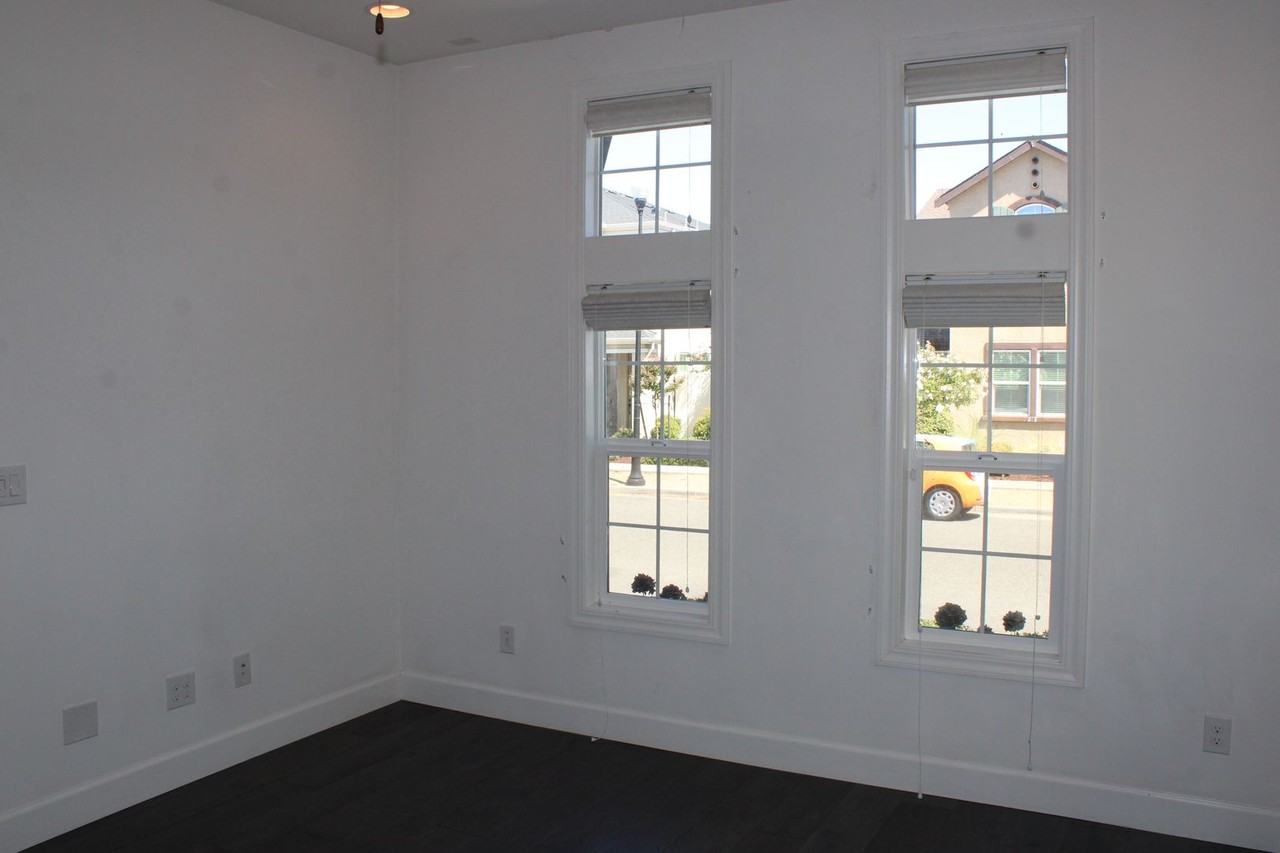 1096 Provence Village Dr - Photo 3 of 23