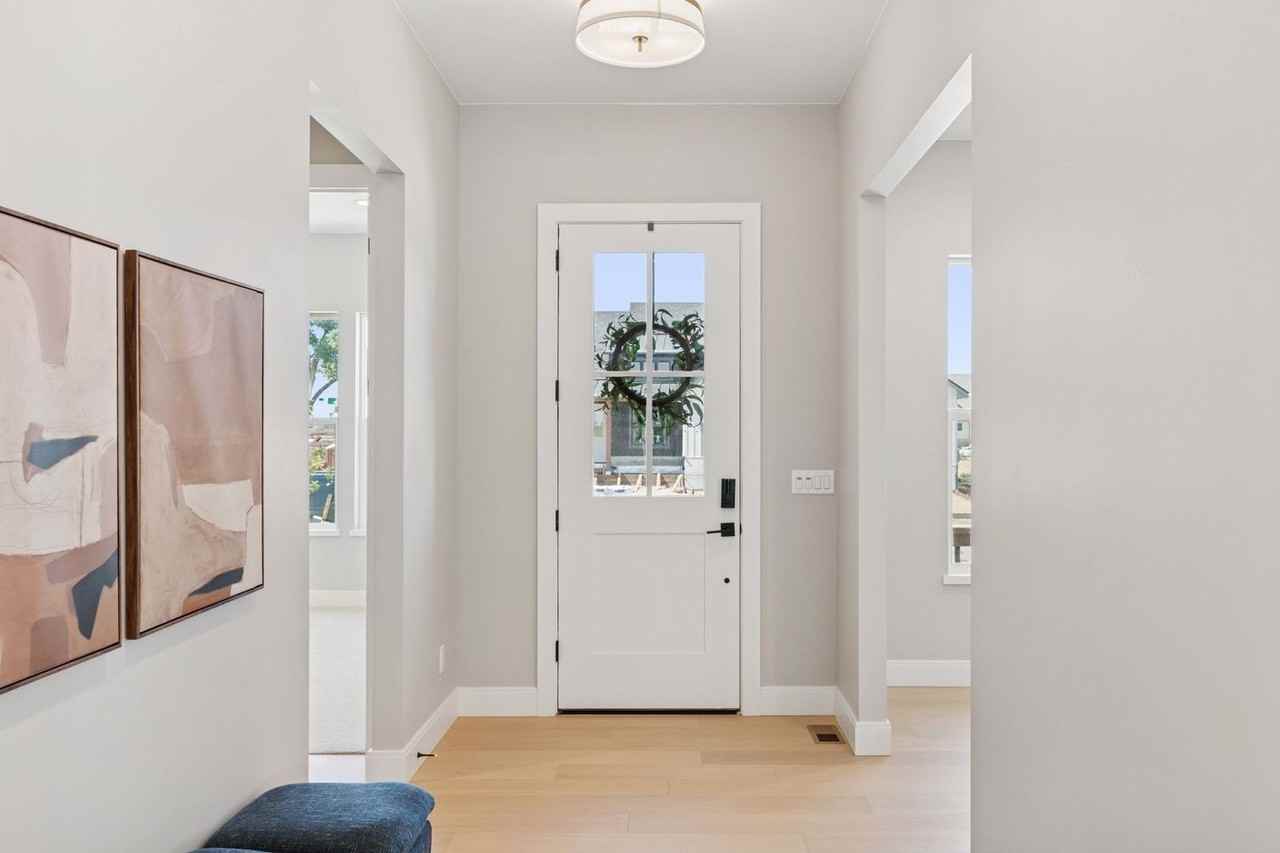 1425 Burt Ave - Photo 3 of 49