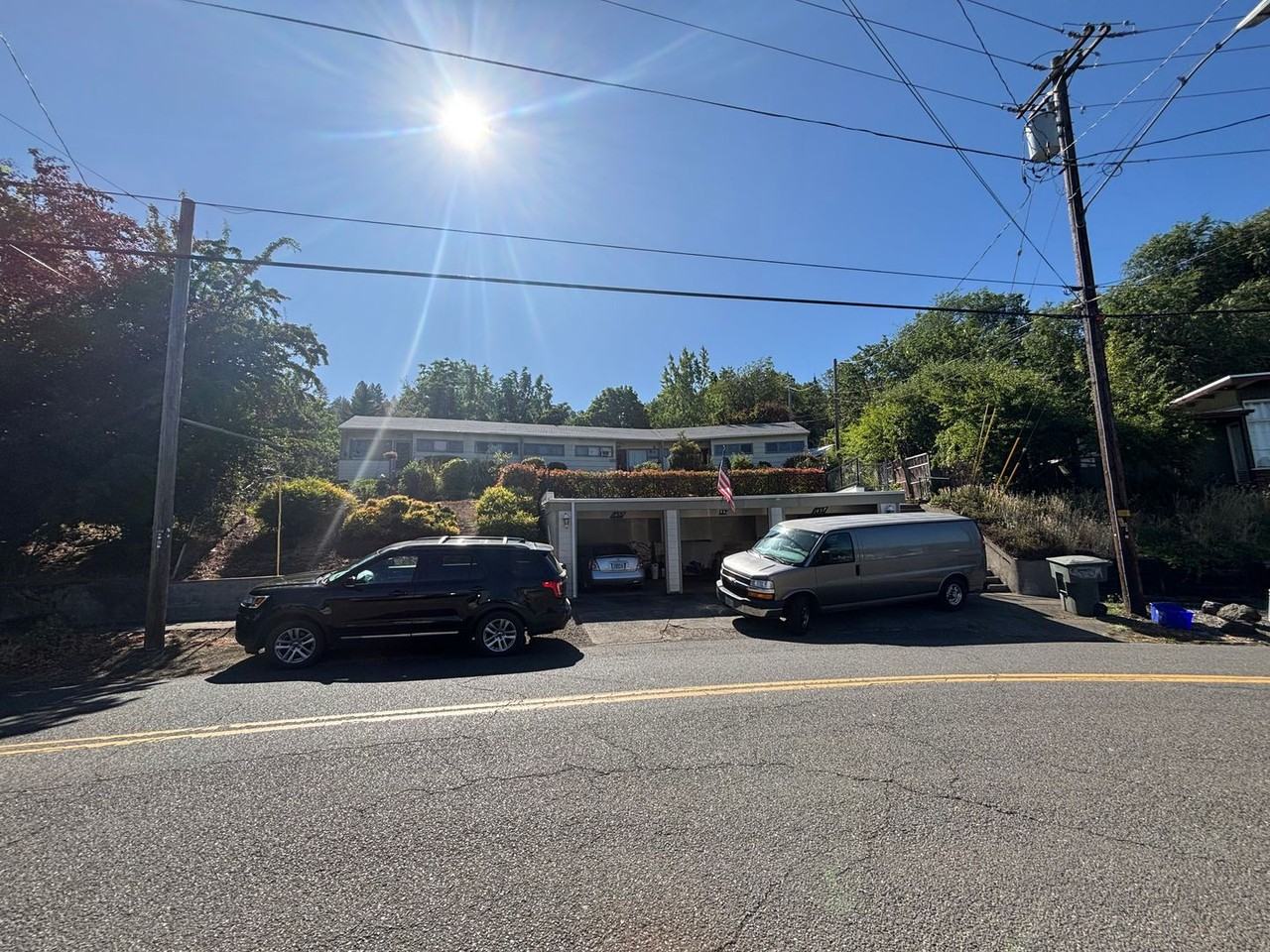 1457 Se Main St - Photo 2 of 16