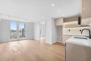 79 Quay St #509 - Photo 1 of 1
