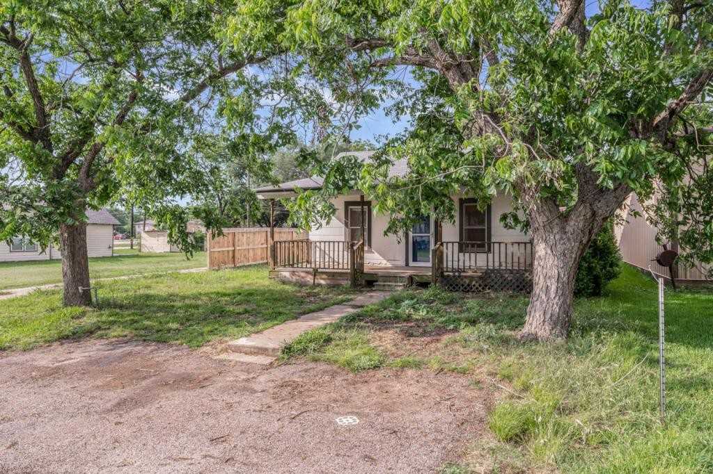 803 N Banks St - Photo 2 of 16