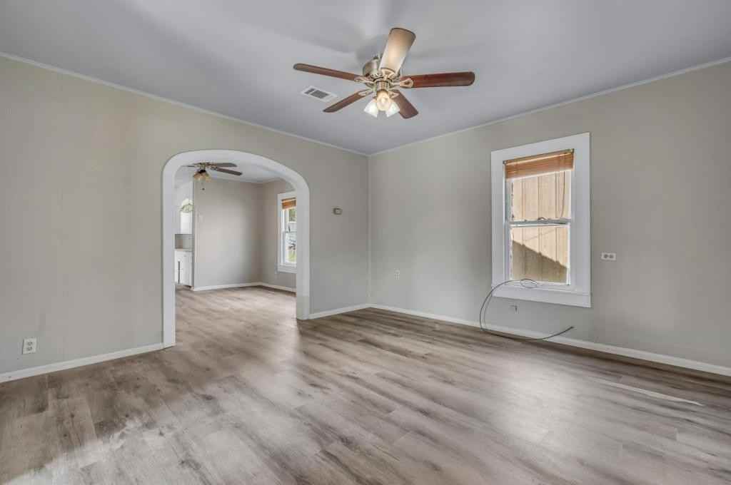 803 N Banks St - Photo 5 of 16
