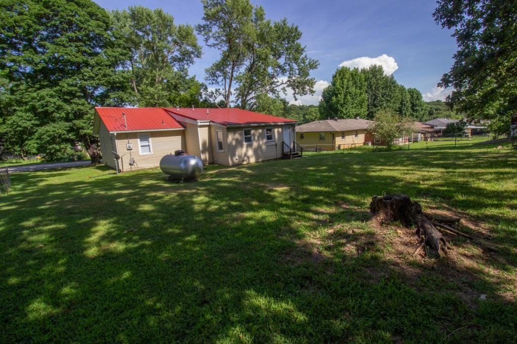 203 Summit Ave - Photo 2 of 17