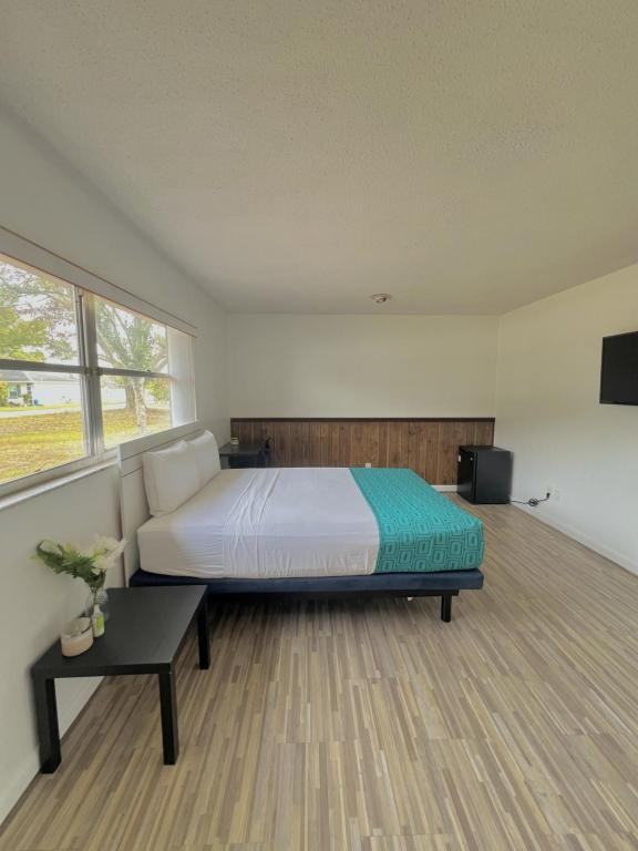 1214 Fairlane Ct #2 - Photo 3 of 7