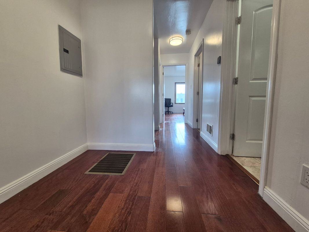 2219 19th Ave - Photo 3 of 12