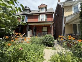 1 Bedroom + Den in Trendy Little Italy - Photo 1 of 1