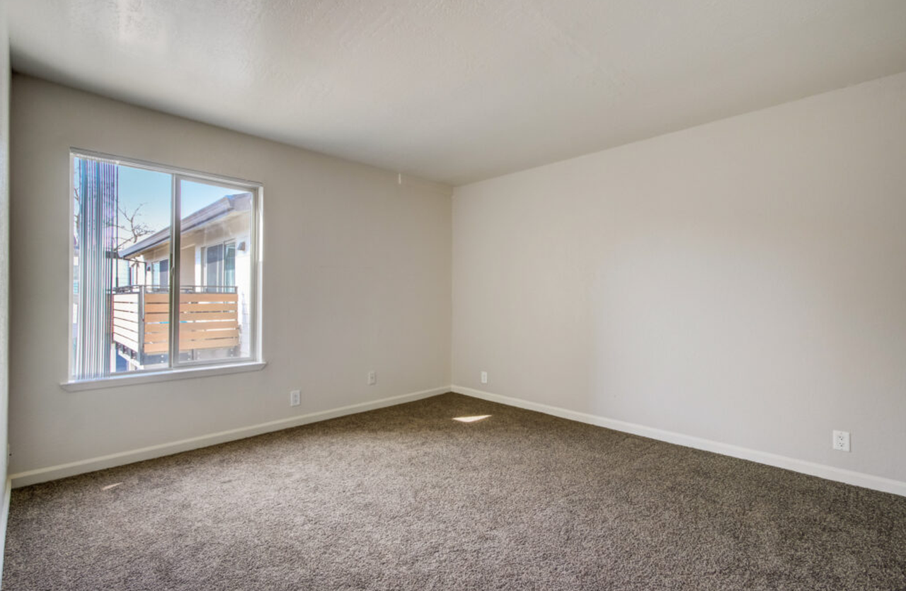 5100 Garfield Ave. - Photo 6 of 21