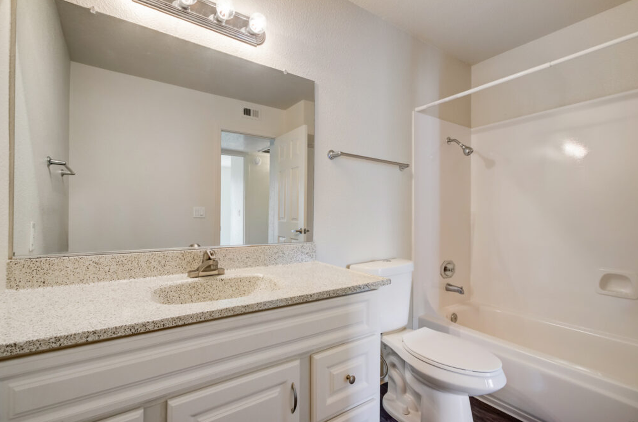 5100 Garfield Ave. - Photo 7 of 21