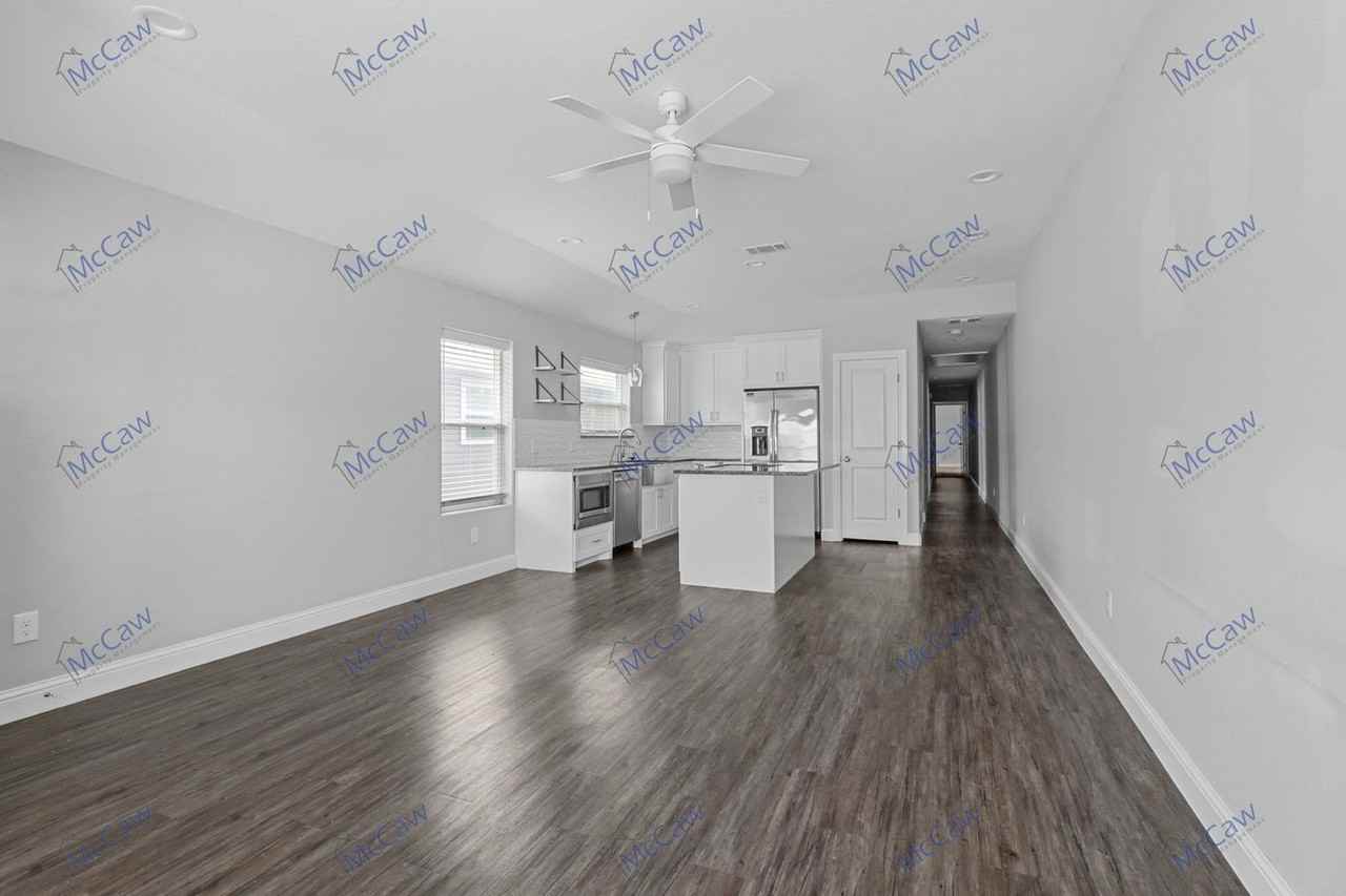 806 N Broughton St #806 - Photo 4 of 17