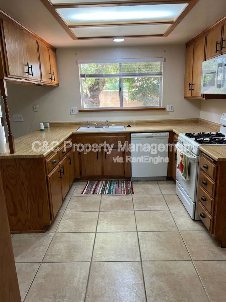 1767 Cooper St - Photo 4 of 16