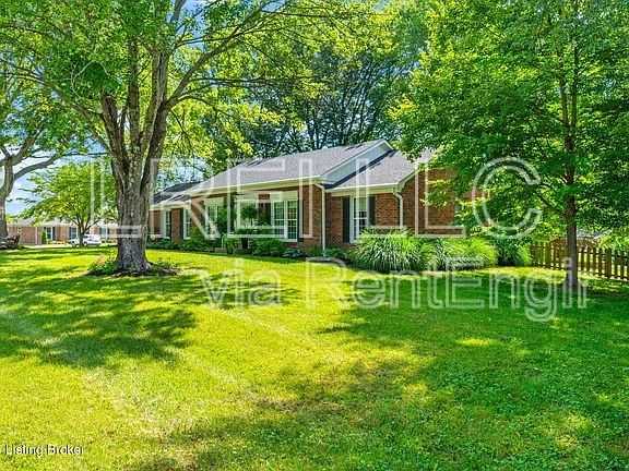 12100 Maplewood Rd - Photo 3 of 50