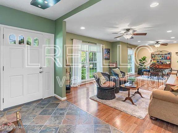 12100 Maplewood Rd - Photo 6 of 50