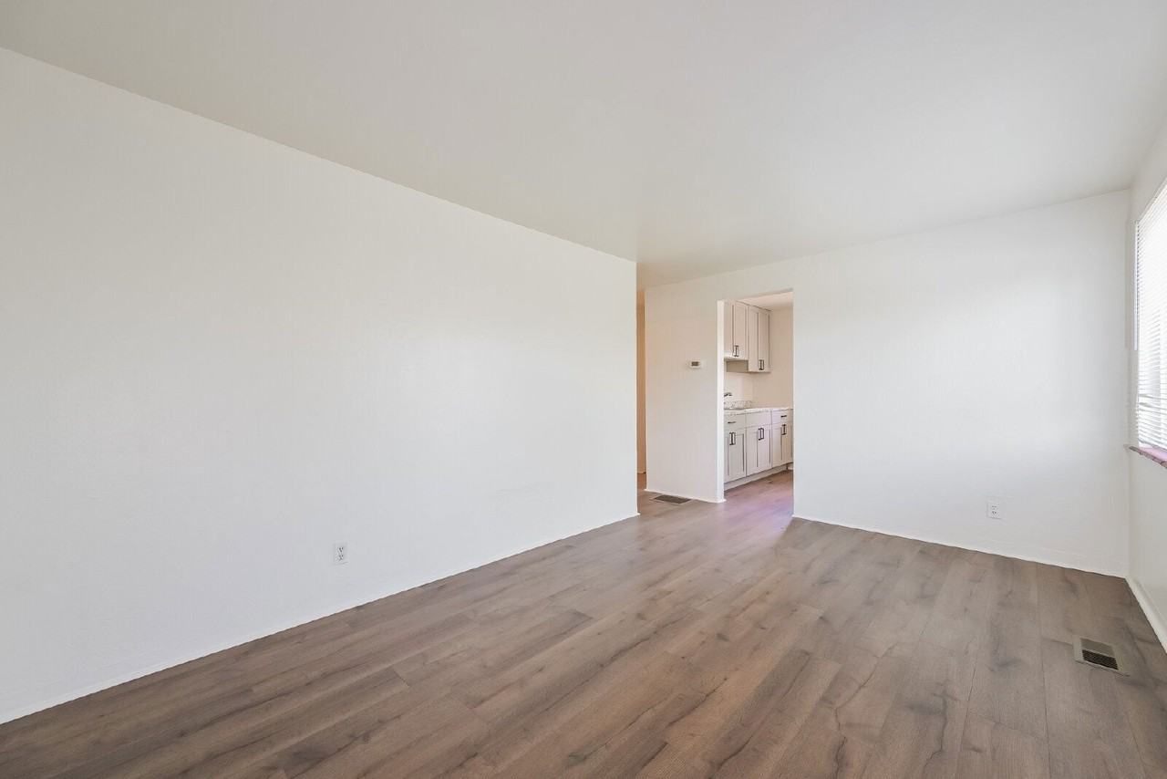 9295 E 14th Ave - Photo 4 of 16