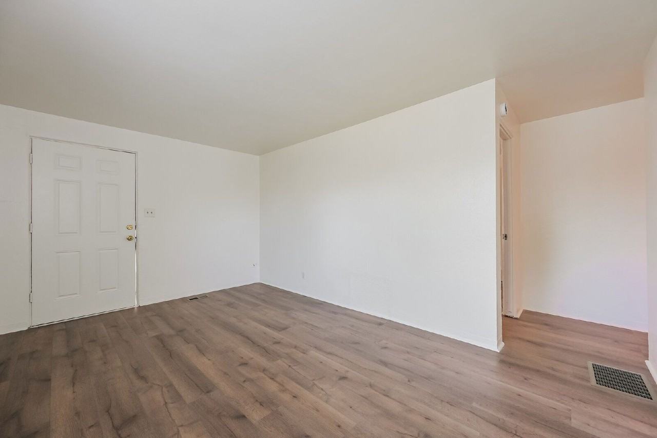 9295 E 14th Ave - Photo 7 of 16