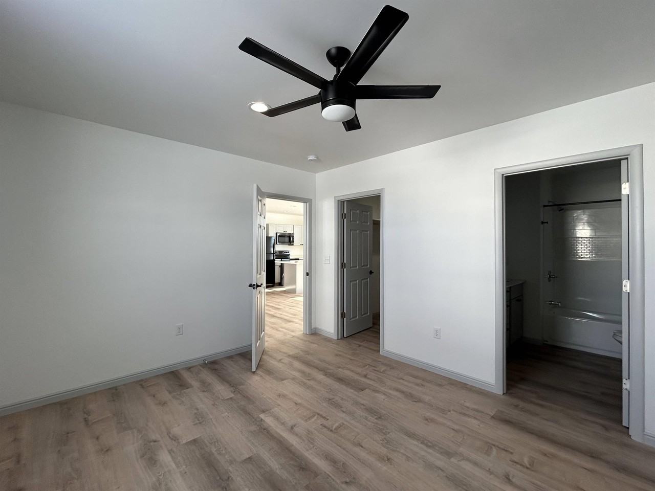 914 River Bend St - Photo 2 of 20