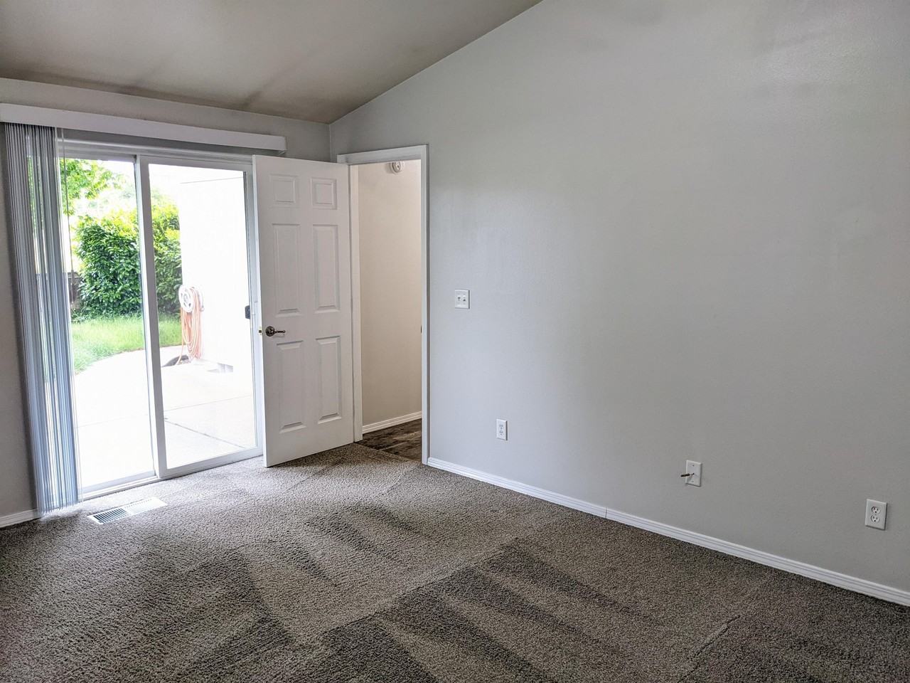1073 Havenwood Dr - Photo 2 of 19