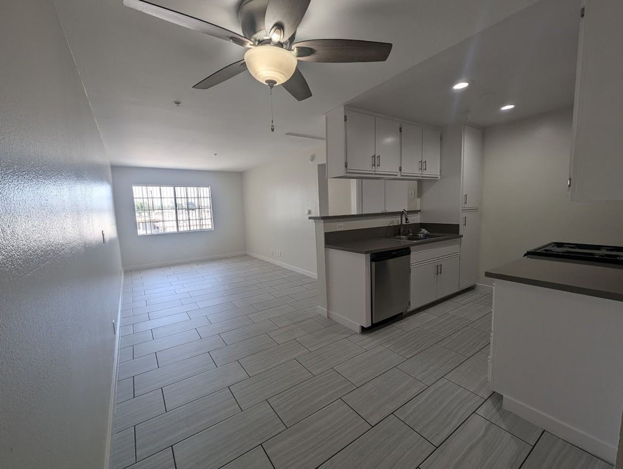 Beckwood Apartments - Photo 3 of 9