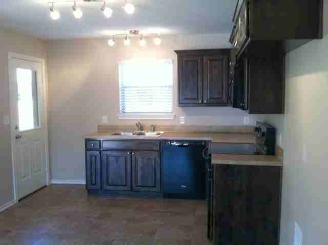18027 Loring Ln - Photo 5 of 21