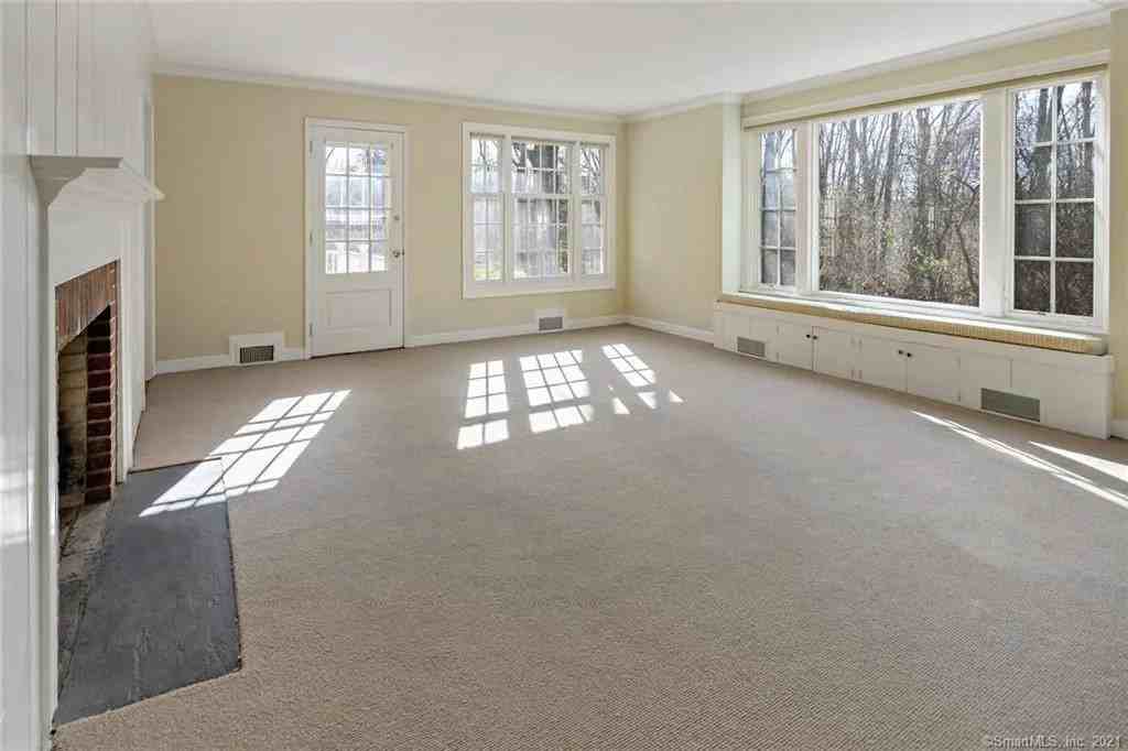 920 Redding Rd - Photo 3 of 13