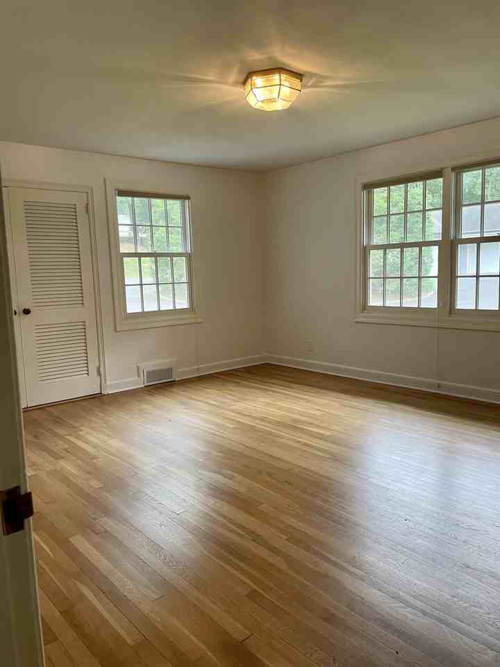 920 Redding Rd - Photo 3 of 13