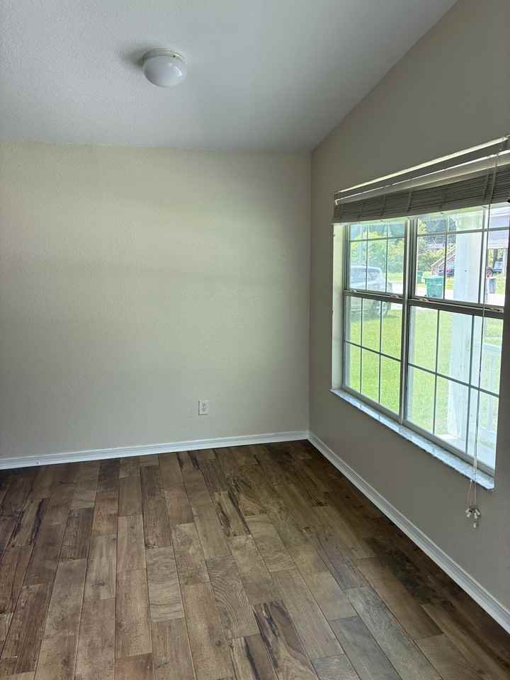 6099 E Pike St - Photo 3 of 12