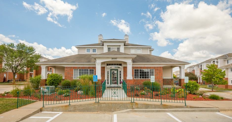 Polo Club - Photo 5 of 57