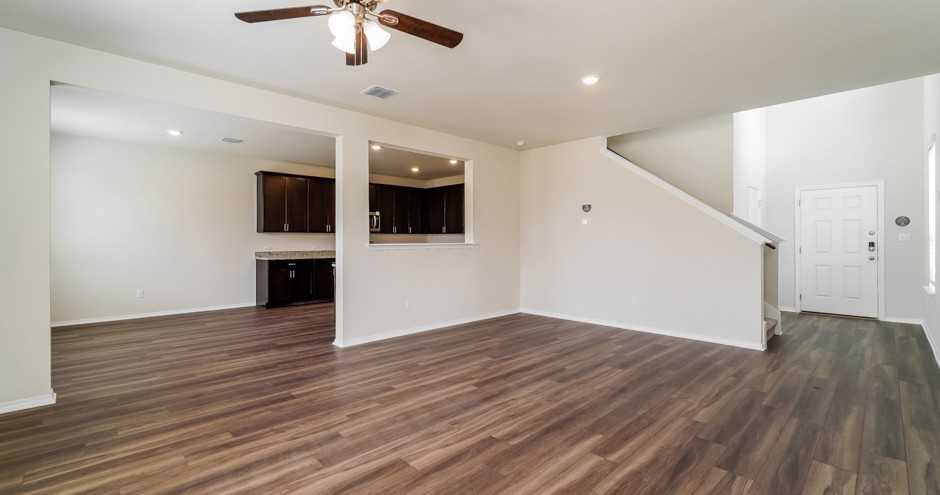 The Corridor at Sunset Oaks Rental - Photo 4 of 28