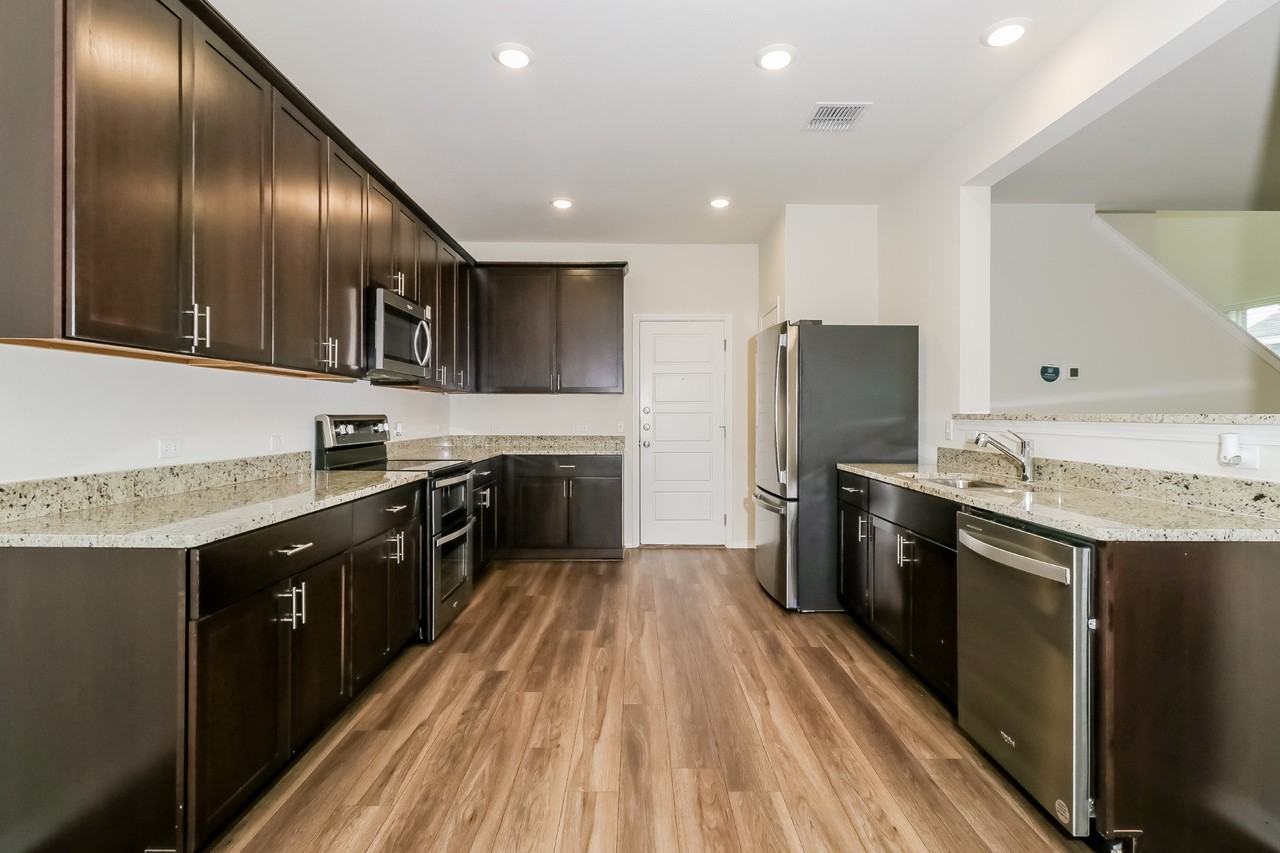 The Corridor at Sunset Oaks Rental - Photo 2 of 28