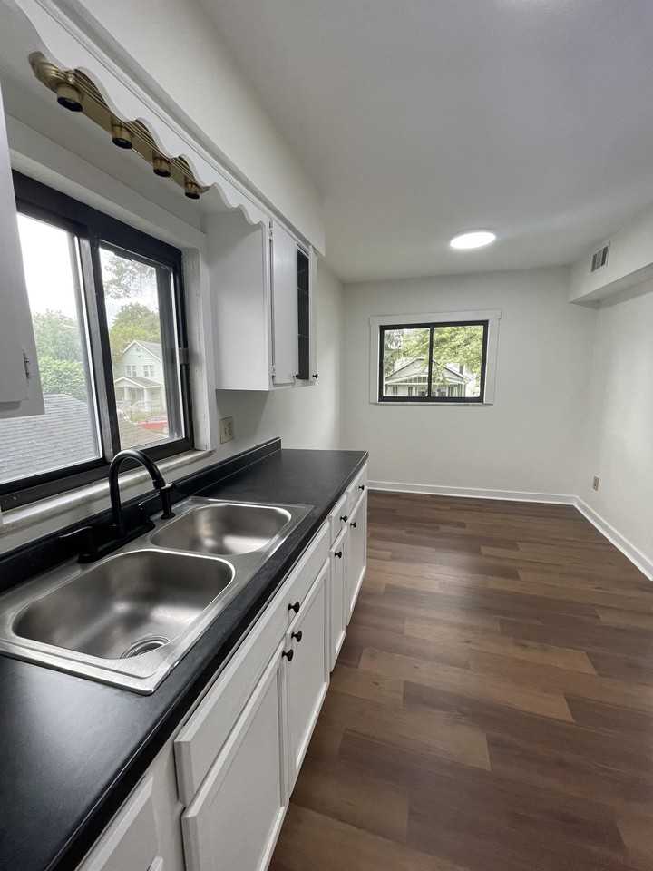 1500 E 25th Ave #2 - Photo 5 of 19