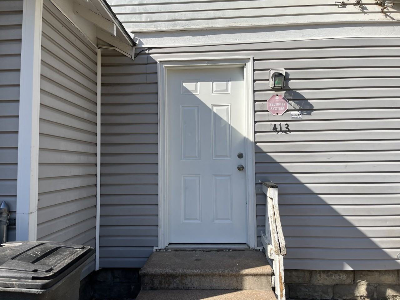 413 S Victor Ave - Photo 3 of 10