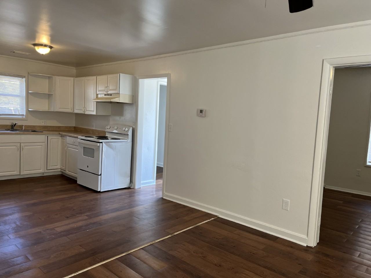 413 S Victor Ave - Photo 5 of 10