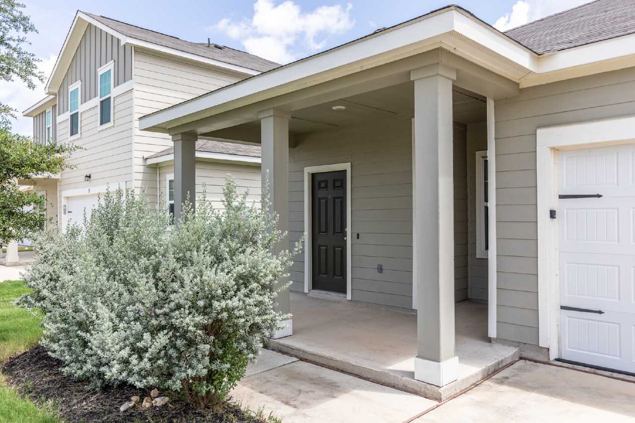 141 Rubrum Rd - Photo 3 of 32