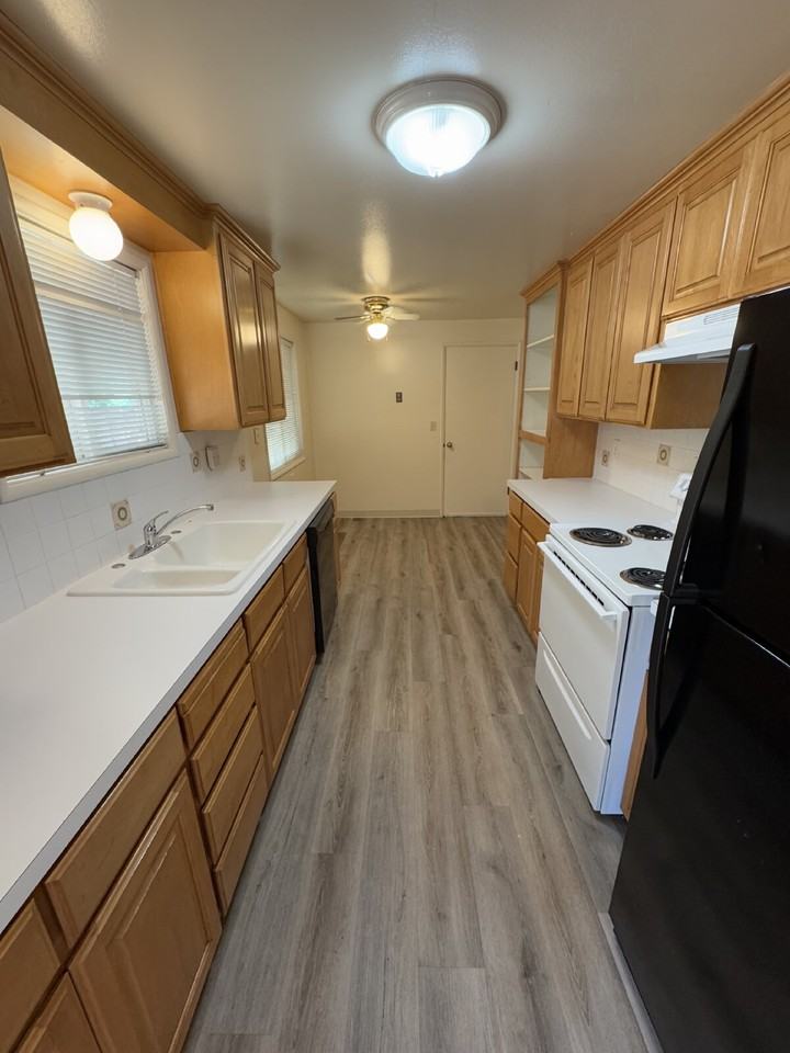 941 Se 175th Pl - Photo 4 of 10