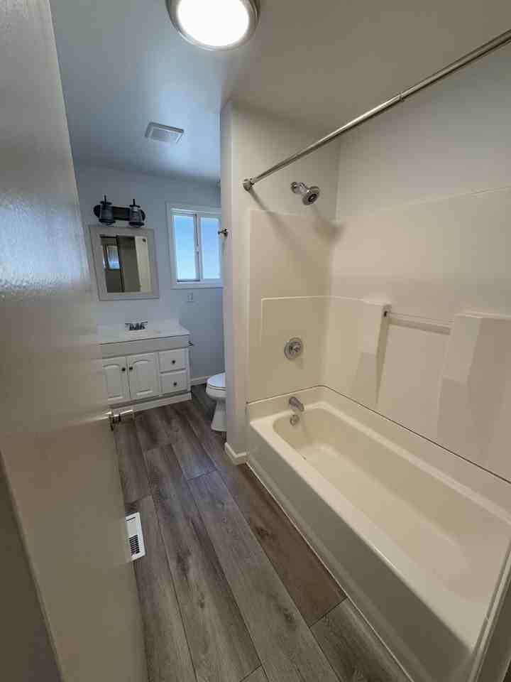 941 Se 175th Pl - Photo 6 of 10