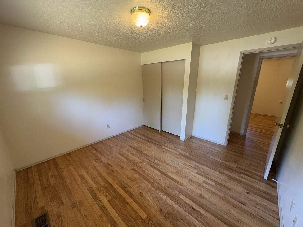 941 Se 175th Pl - Photo 7 of 10