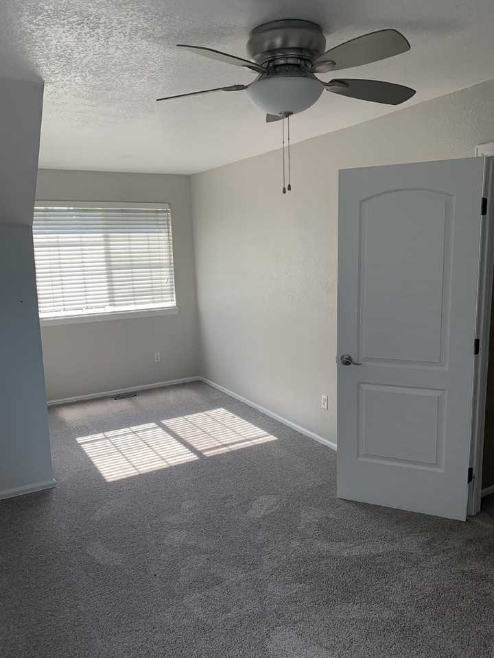 1950 Lowell Blvd - Photo 6 of 25