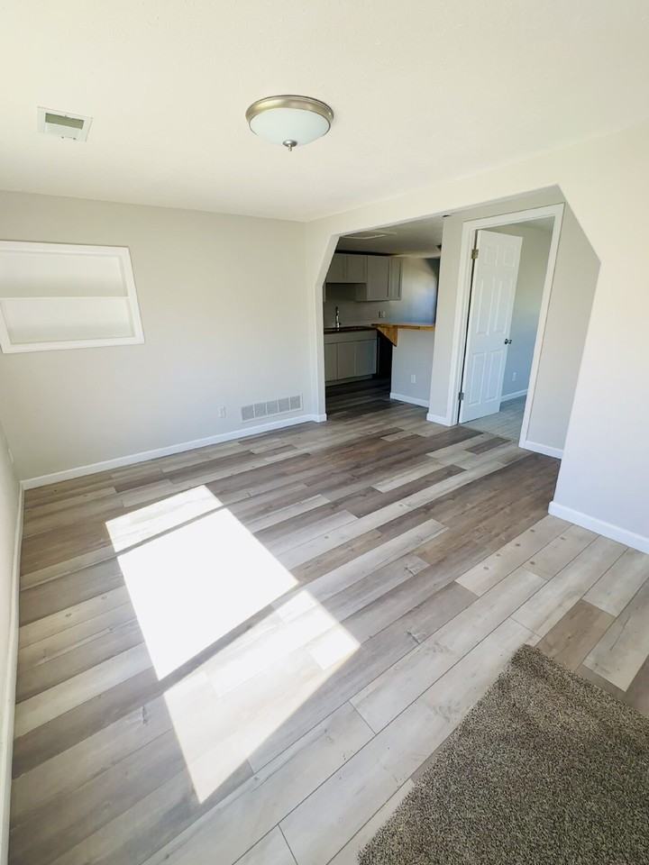 712 Maxwell Ave - Photo 2 of 11