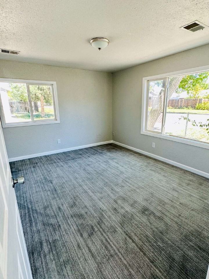 712 Maxwell Ave - Photo 3 of 11