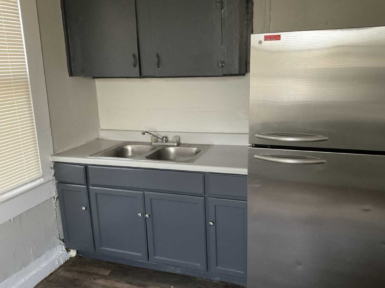 214 E Huff Ave Apt 1 - Photo 7 of 8