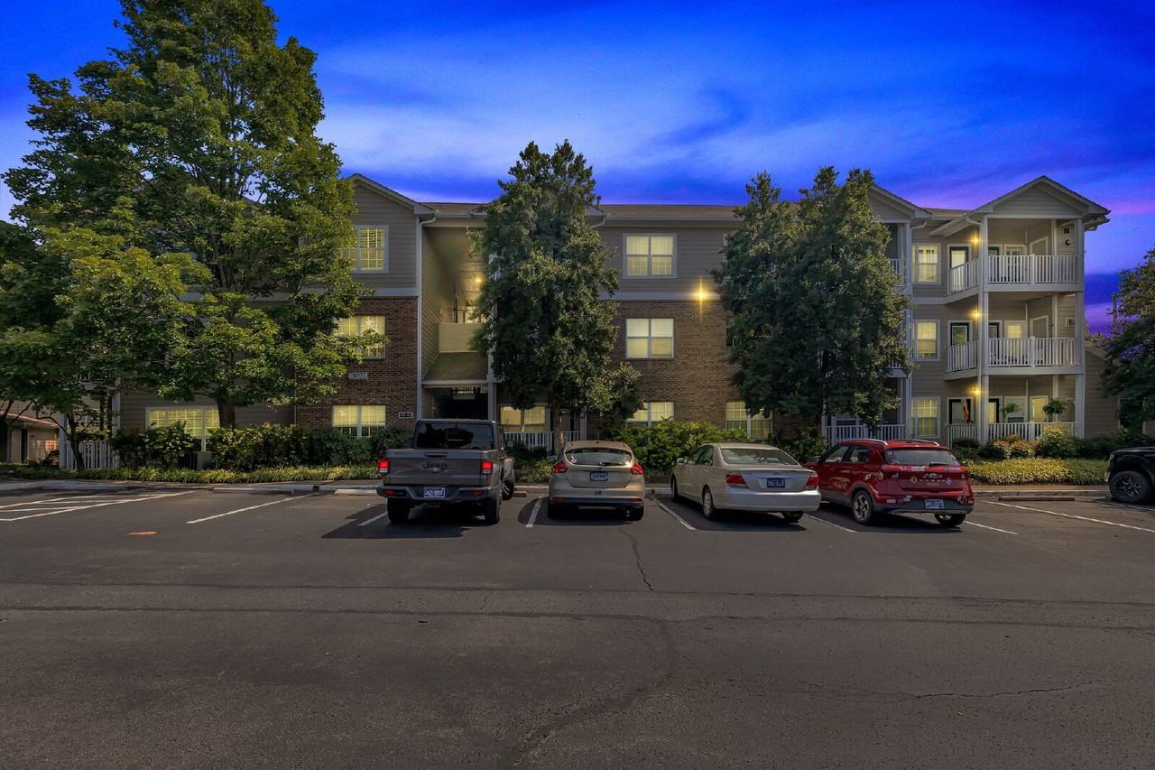 2025 Woodmont Blvd #319