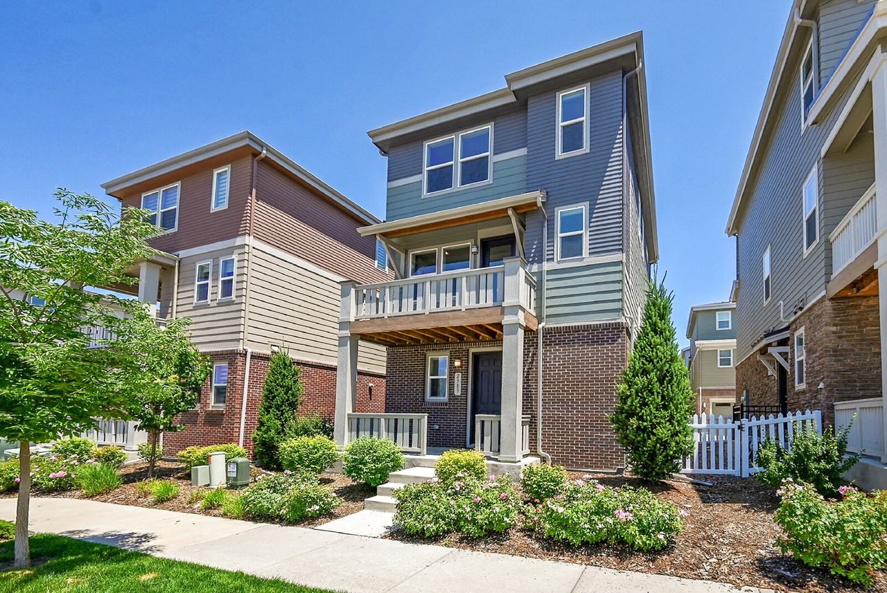 2383 S Troy Ct - Photo 2 of 36