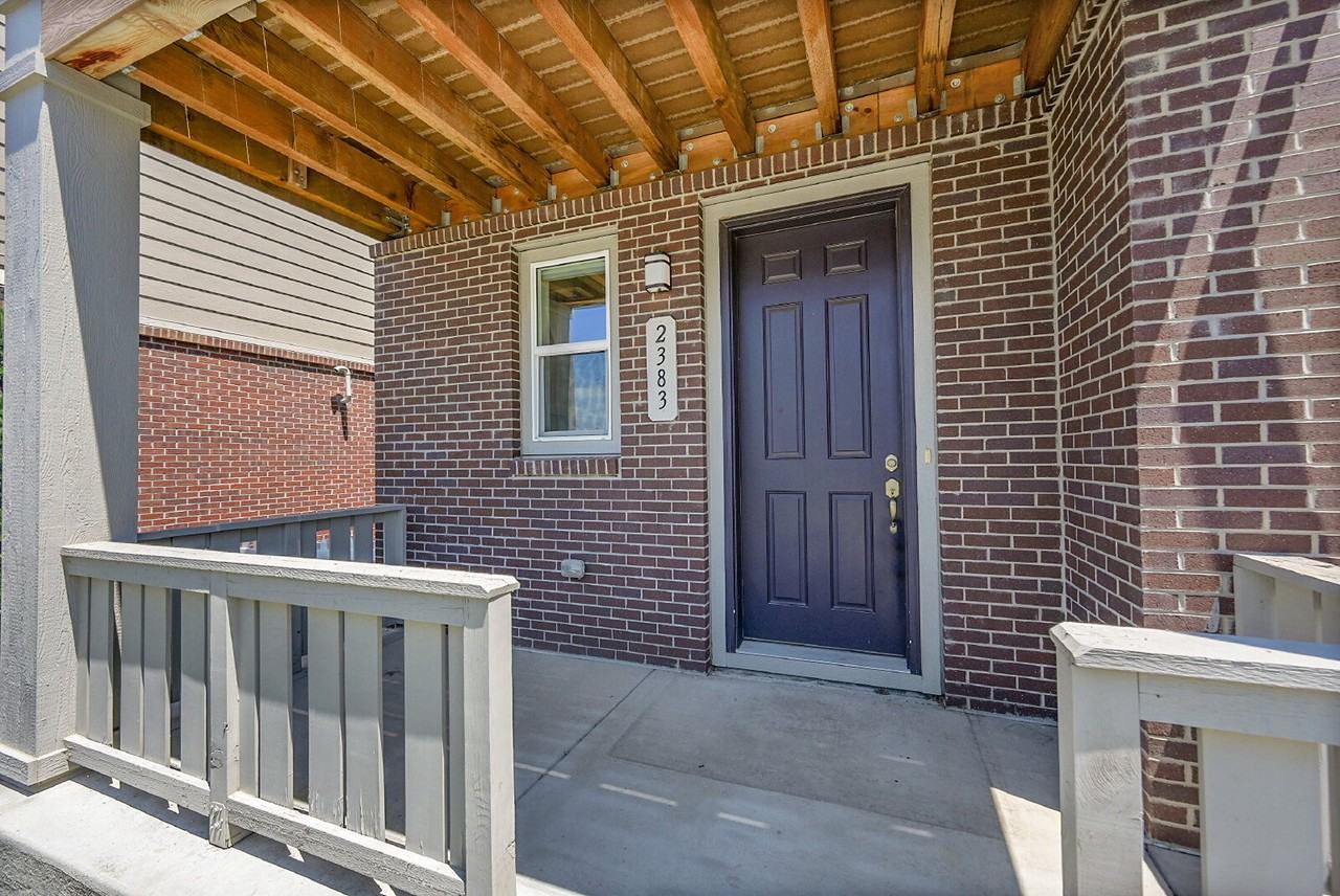 2383 S Troy Ct - Photo 3 of 36